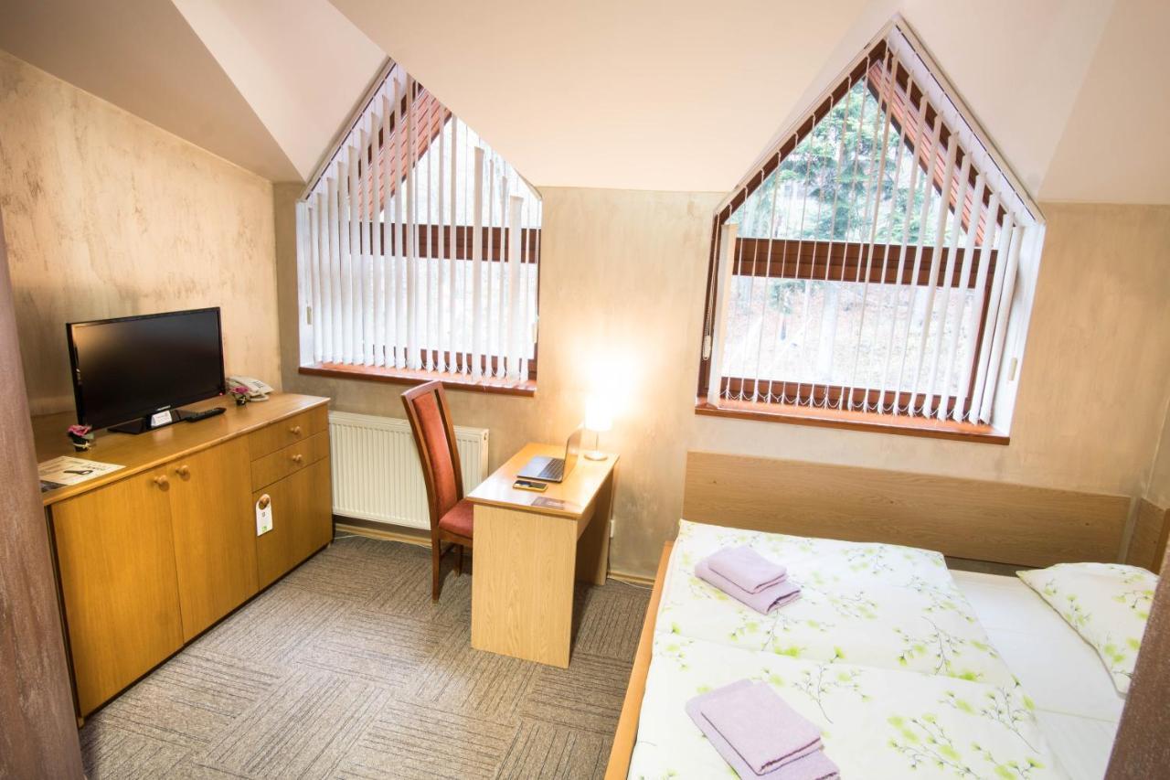 Hotel Somka Drienica ภายนอก รูปภาพ