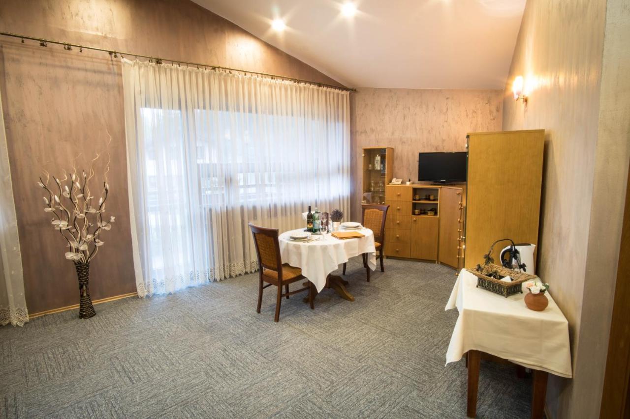 Hotel Somka Drienica ภายนอก รูปภาพ