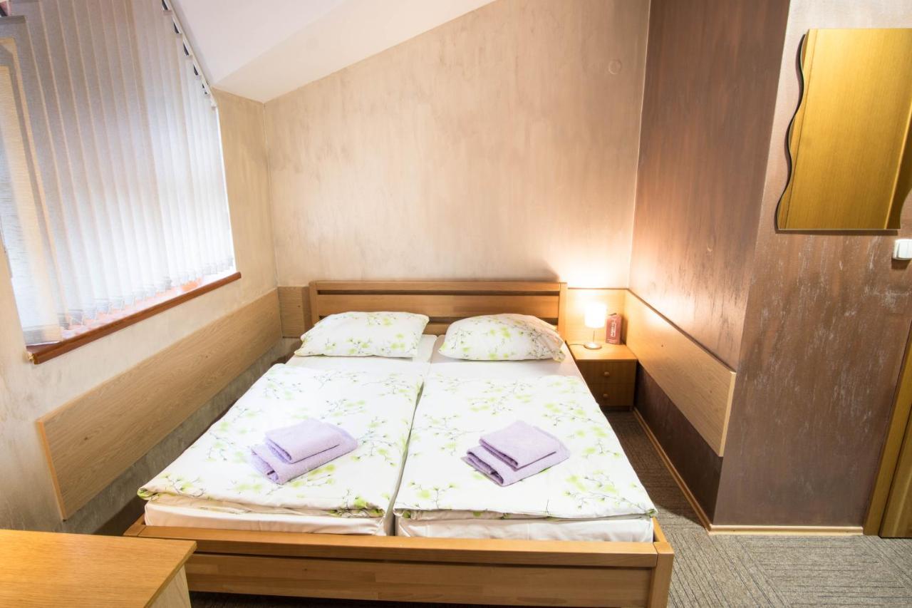 Hotel Somka Drienica ภายนอก รูปภาพ