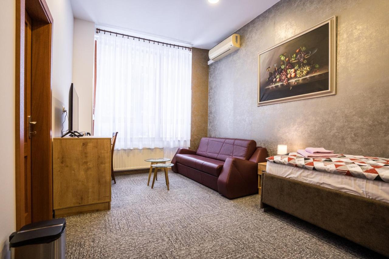 Hotel Somka Drienica ภายนอก รูปภาพ