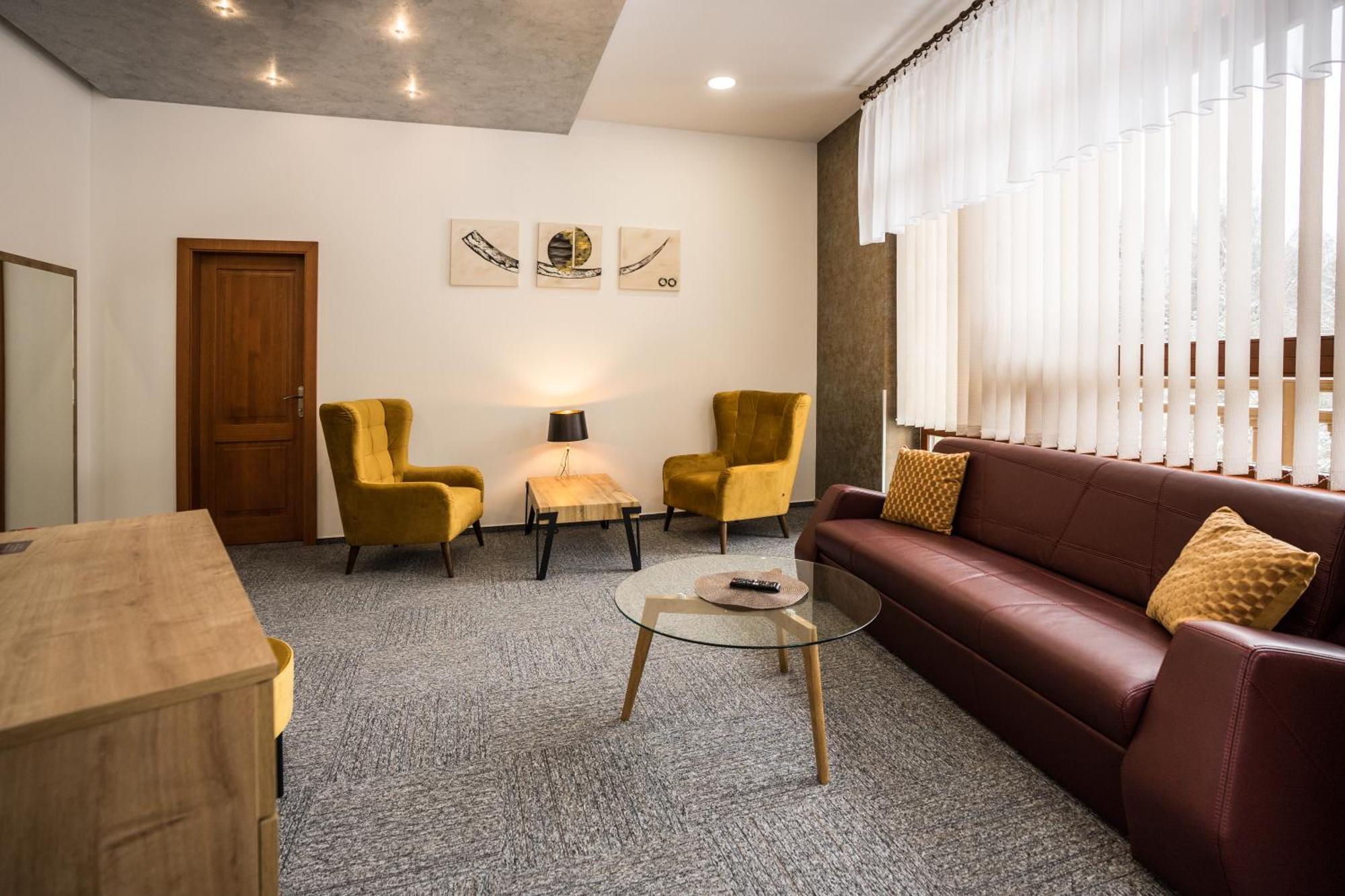 Hotel Somka Drienica ภายนอก รูปภาพ