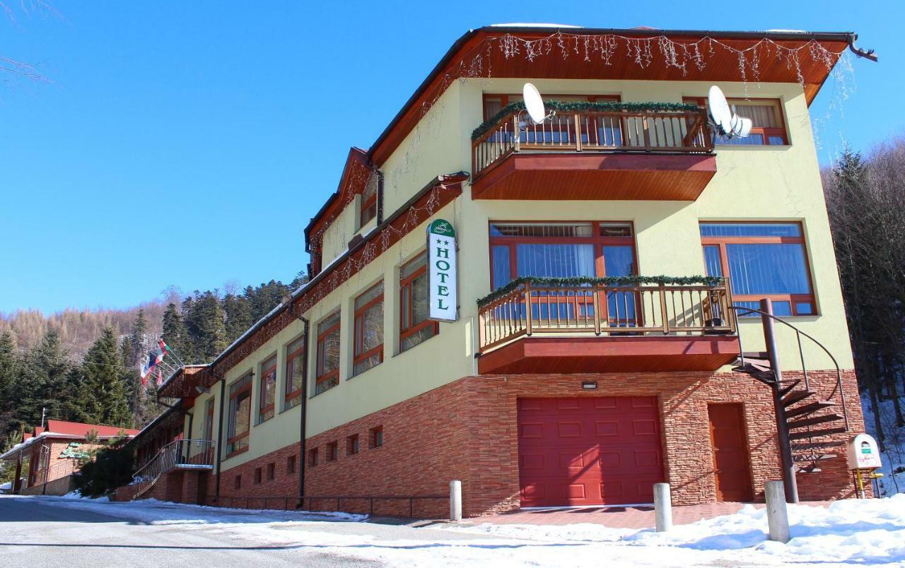 Hotel Somka Drienica ภายนอก รูปภาพ