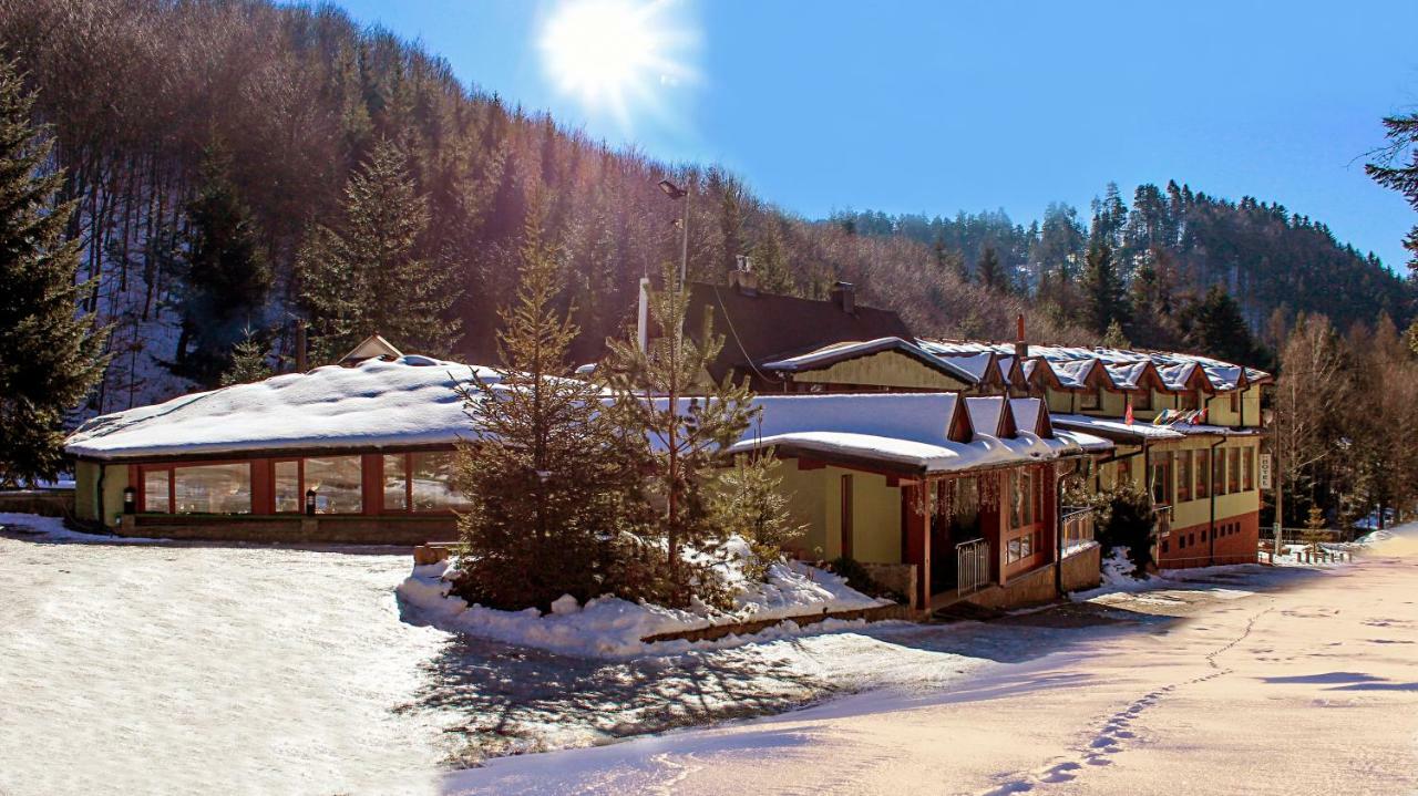 Hotel Somka Drienica ภายนอก รูปภาพ