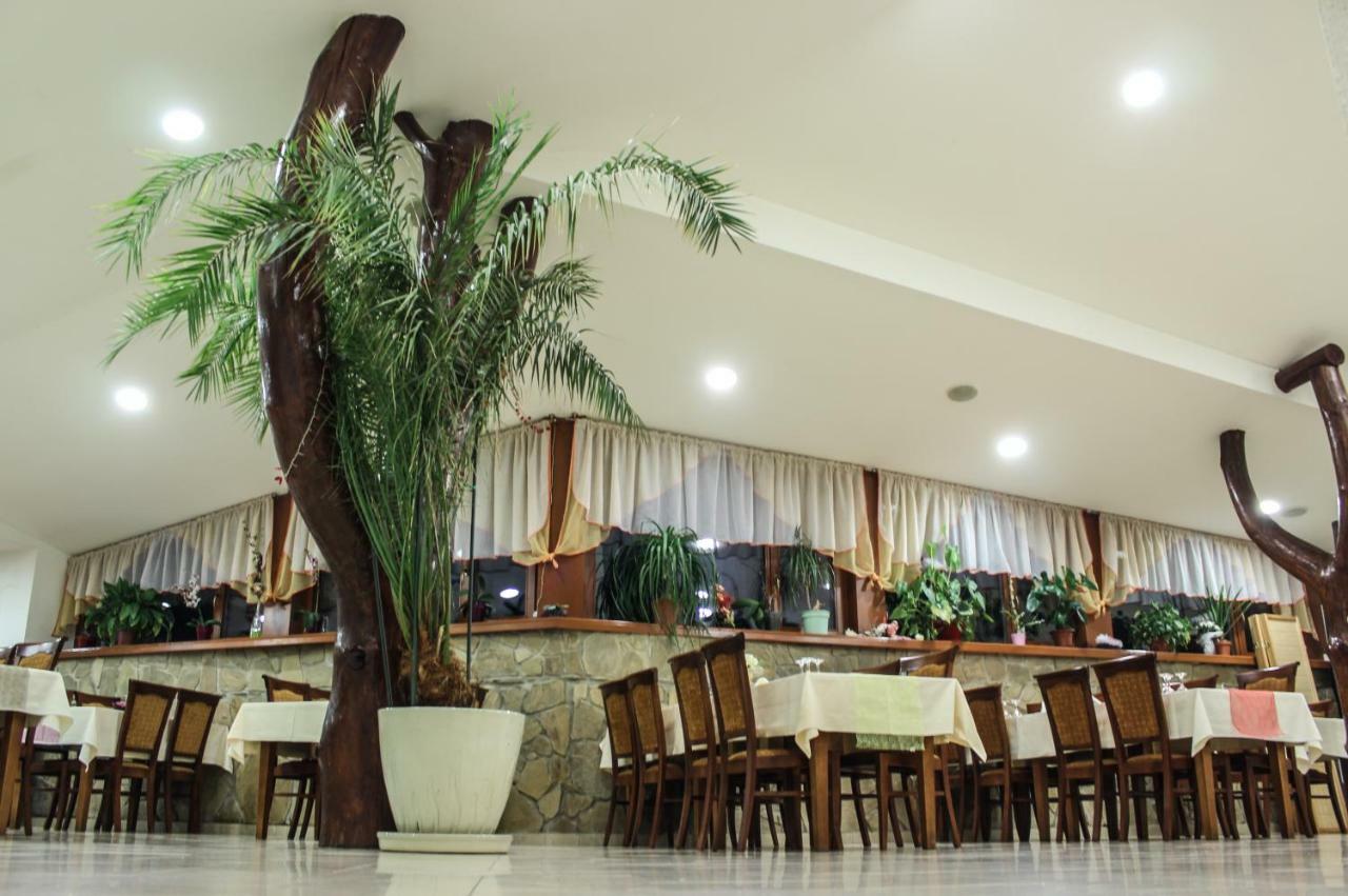 Hotel Somka Drienica ภายนอก รูปภาพ