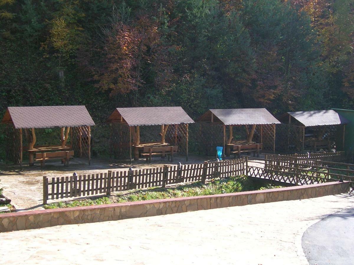 Hotel Somka Drienica ภายนอก รูปภาพ