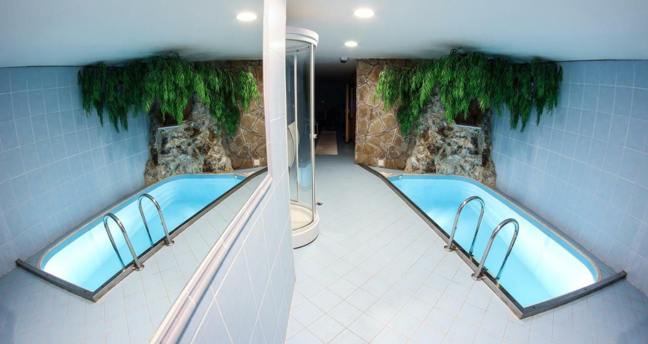 Hotel Somka Drienica ภายนอก รูปภาพ